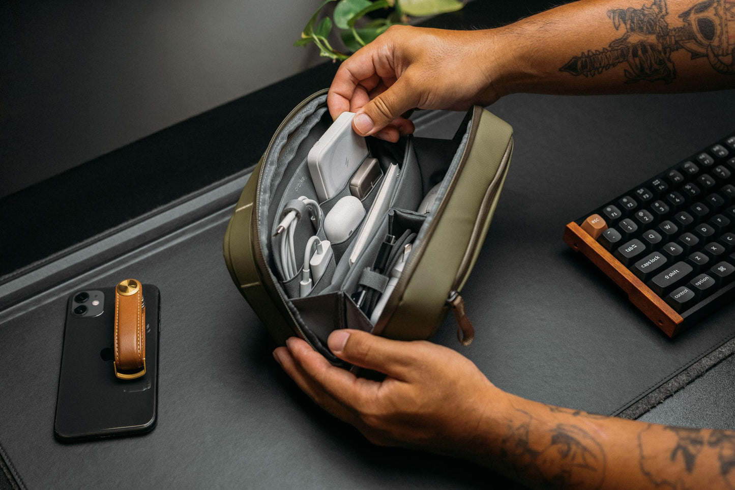 Organizer na akcesoria tech 2 w 1 ORBITKEY Olive